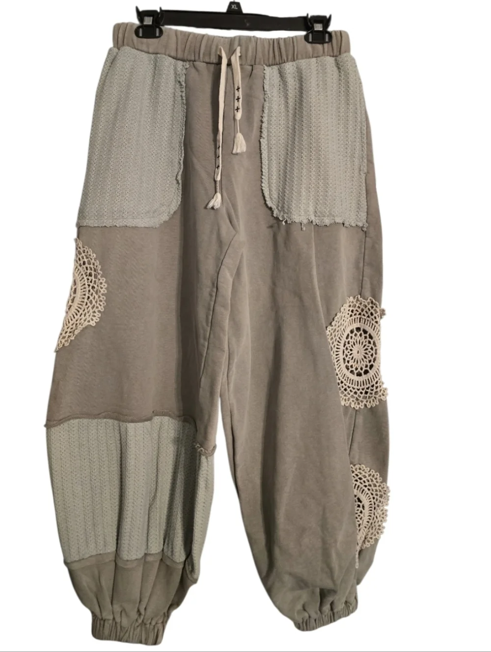 POL Boho Crochet Patchwork Relaxed Joggers in Gray & Olive Size Large NWOT - Picture 1 of 4